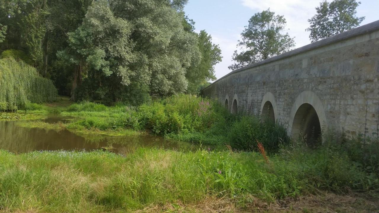 לינה וארוחת בוקר La Maison De Thiré מראה חיצוני תמונה